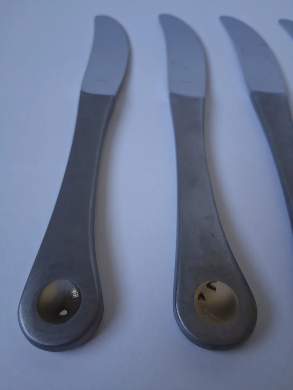 Robert Welch -PENDULUM 18/10 Stainless Steel Satin Finish Dinner/Butter Knives